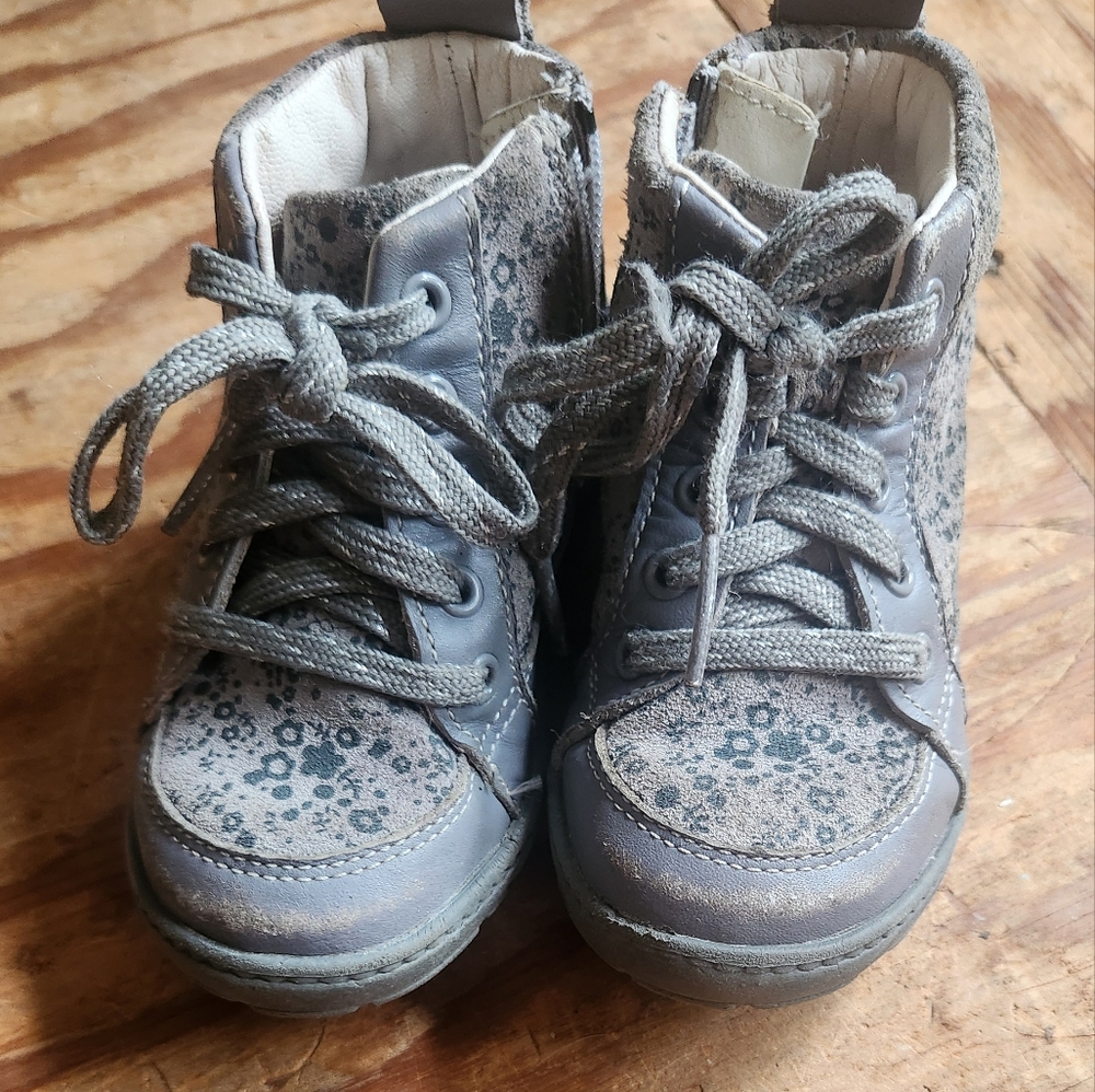 Clarks Gray Patterned High-Top Sneakers